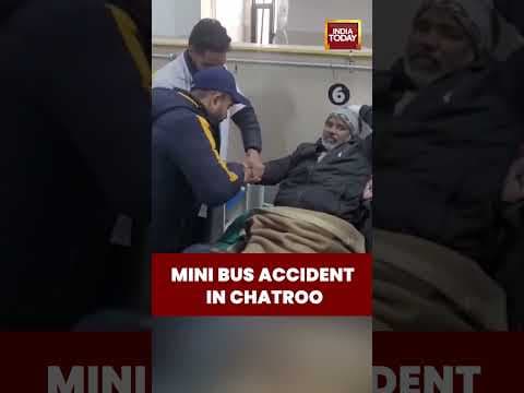 Mini Bus Accident in Chatroo Leaves Multiple Injured