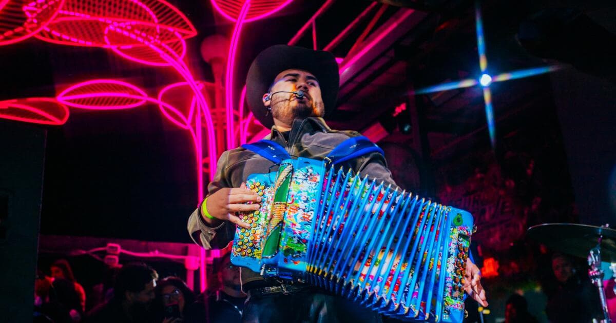 SXSW 2026: Wind gusts couldn't shake the acts at the De Los showcase