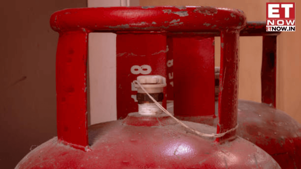 Free LPG cylinder for households on Holi, Diwali in Delhi –Here’s who are eligible
