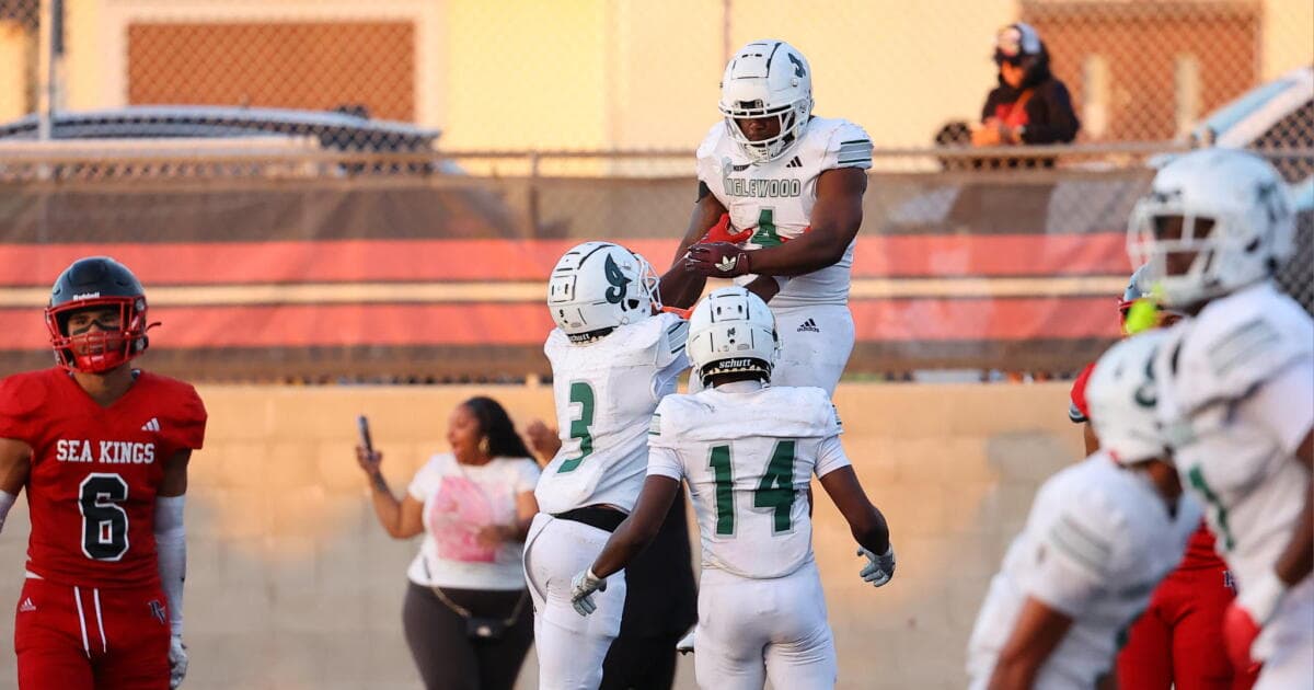Quarterback Lincoln Jahn rallies Inglewood to hand Palos Verdes its first defeat